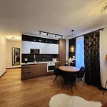 Jacuzzi & Sauna Bemowo Apartment Warsaw