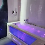 Apartment Jacuzzi & Sauna Bemowo *
