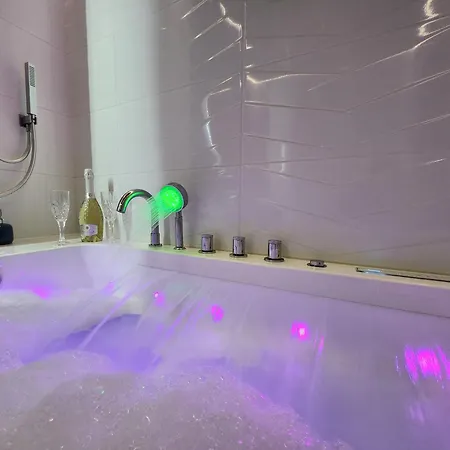 Jacuzzi & Sauna Bemowo Apartment Warsaw