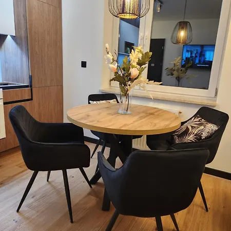 Jacuzzi & Sauna Bemowo Apartment