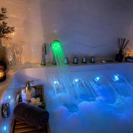 Apartment Jacuzzi & Sauna Bemowo Warsaw
