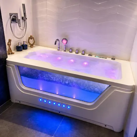 Jacuzzi & Sauna Bemowo Apartment *