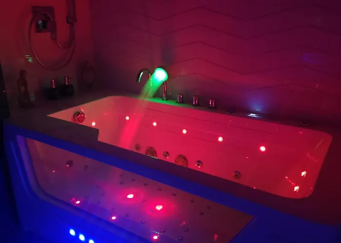 Jacuzzi & Sauna Bemowo شقة *